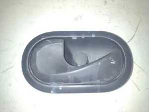 Foto de MANETA INTERIOR TRASERA IZQUIERDA RENAULT KANGOO II (F/KW0) 1.5 dCi Diesel (68 CV / 50 KW) referencia 310579