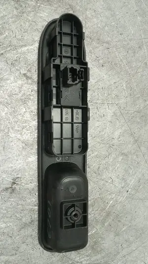 Foto de MANDO ELEVALUNAS DELANTERO DERECHO PEUGEOT 307 BREAK / SW (S1)(04.2002) 2.0 HDi CAT (90 CV / 66 KW) referencia 532625 foto 2