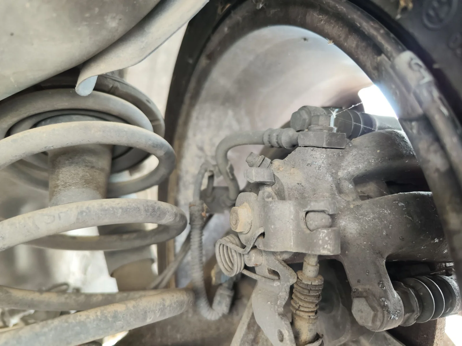 Foto de PINZA DE FRENO TRASERA DERECHA OPEL ZAFIRA B 1.9 CDTI (120 CV / 88 KW) referencia 93183697