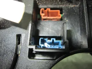 Foto de MANDO MULTIFUNCION CITROEN XSARA BERLINA 1.6 16V CAT (NFU / TU5JP4) (109 CV / 80 KW) referencia 96644965XT foto 4