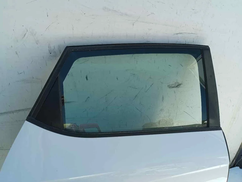 Foto de LUNA TRASERA DERECHA SEAT LEON (5F1) 1.6 TDI (105 CV / 77 KW) referencia 43R000015