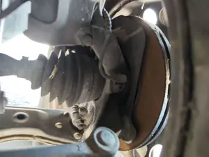 Foto de MANGUETA DELANTERA DERECHA OPEL CORSA D 1.3 16V CDTI (75 CV / 55 KW) referencia 95524780