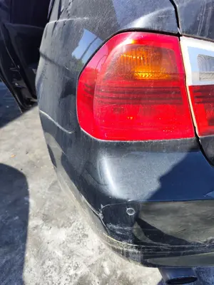 Foto de PILOTO TRASERO IZQUIERDO BMW SERIE 3 BERLINA (E90) 2.0 16V Diesel (163 CV / 120 KW)