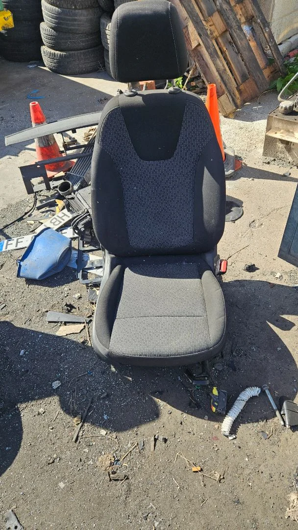 Foto de ASIENTO DELANTERO DERECHO OPEL CROSSLAND X 1.2 (110 CV / 81 KW)