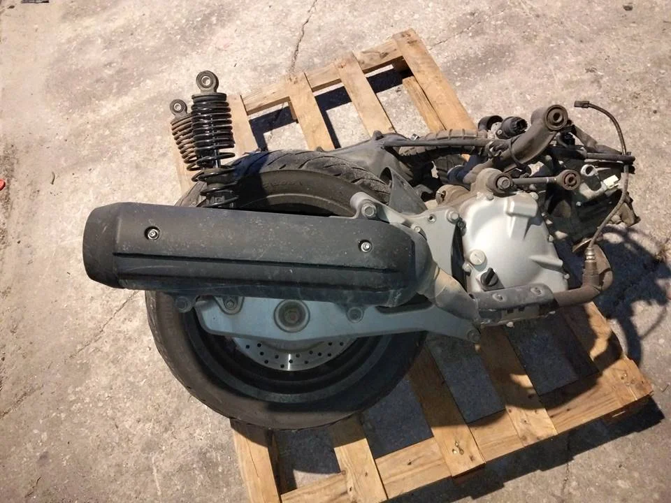 Foto de TUBO ESCAPE COMPLETO YAMAHA X-MAX 125