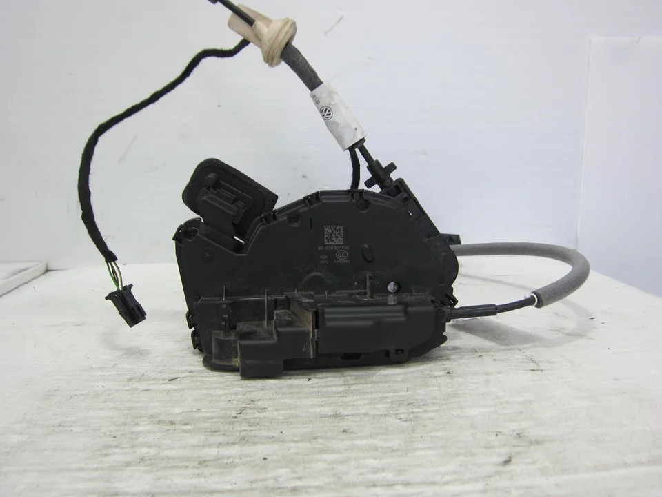 Foto de CERRADURA PUERTA DELANTERA DERECHA VOLKSWAGEN GOLF VII BERLINA (BQ1/BE2) 1.6 TDI (116 CV / 85 KW) referencia 45340180