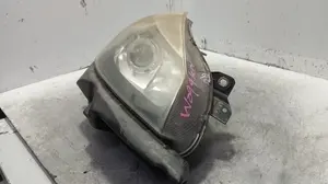 Foto de FARO DERECHO RENAULT CLIO III 1.2 16V (75 CV / 55 KW) referencia 8200261612 foto 2