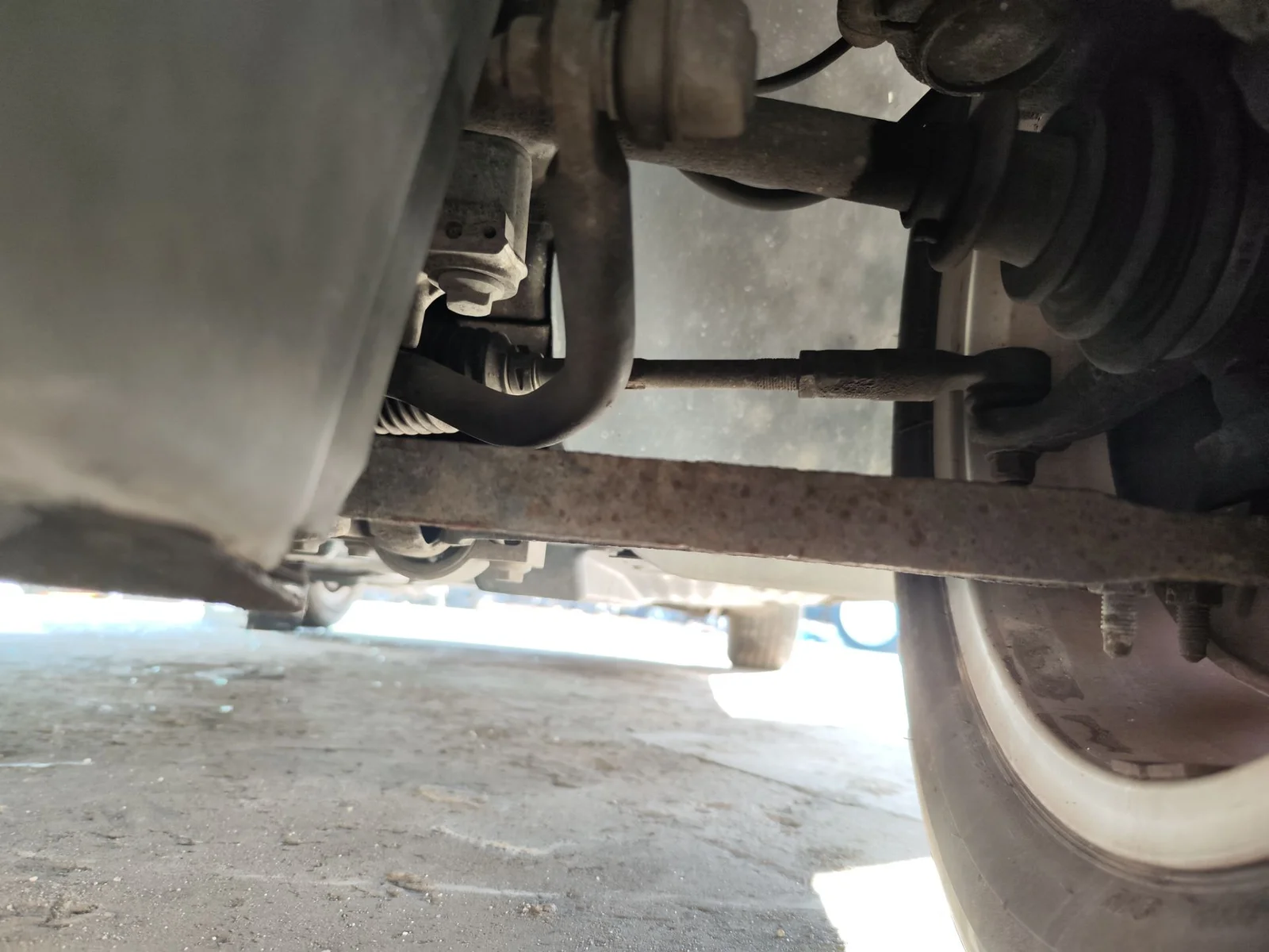 Foto de BRAZO SUSPENSION DELANTERO IZQUIERDO VOLKSWAGEN GOLF PLUS V (5M1) 1.9 TDI (105 CV / 77 KW)
