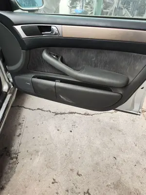 Foto de ELEVALUNAS DELANTERO DERECHO AUDI A6 BERLINA (4B2) 2.5 V6 24V TDI (150 CV / 110 KW)