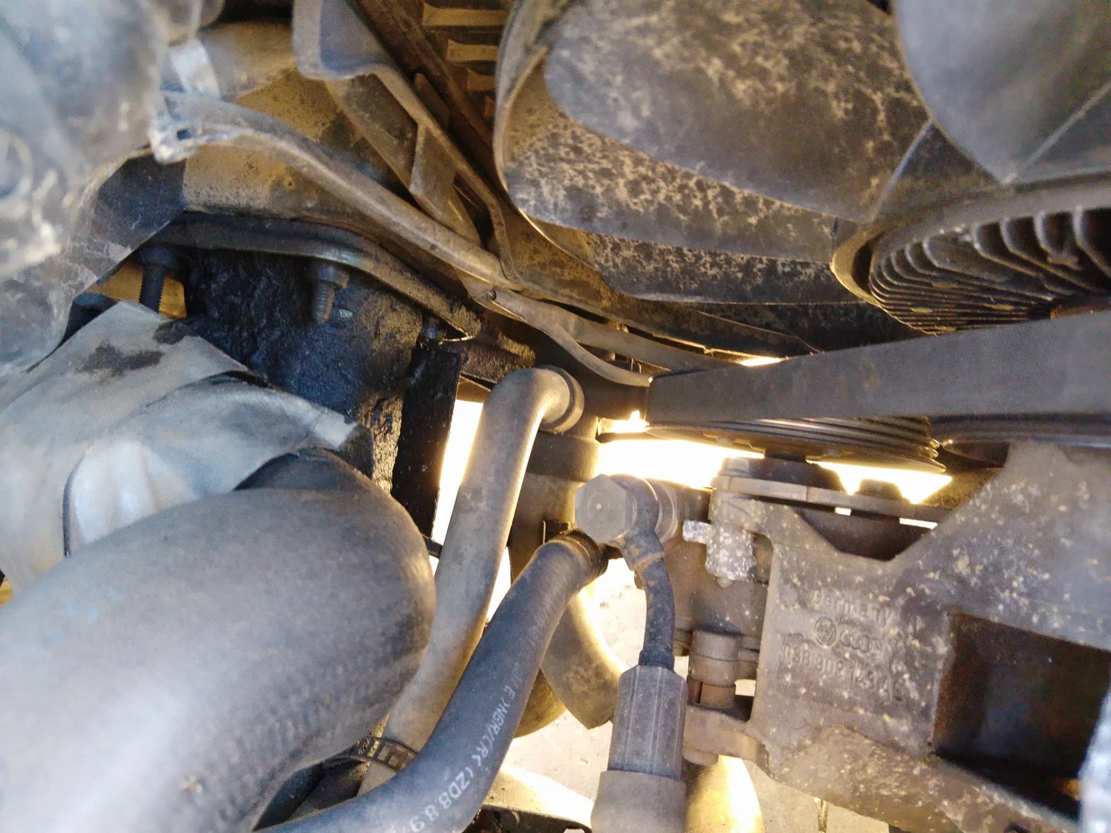 Foto de INTERCOOLER VOLKSWAGEN PASSAT BERLINA (3B3) 1.9 TDI (131 CV / 96 KW)