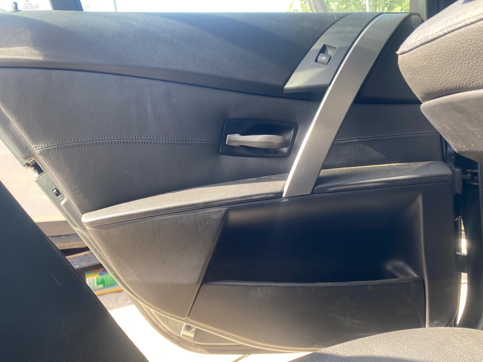 Foto de GUARNECIDO PUERTA TRASERA IZQUIERDA BMW SERIE 5 BERLINA (E60) 3.0 24V CAT (231 CV / 170 KW) referencia 51427078727