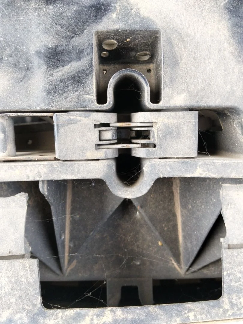 Foto de CERRADURA CAPO SEAT ALTEA (5P1) 1.9 TDI (105 CV / 77 KW) referencia 5P1823509D 9B9