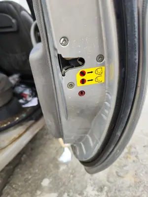 Foto de CERRADURA PUERTA TRASERA DERECHA CITROEN XSARA PICASSO 1.6 HDi CAT (9HY / DV6TED4) (109 CV / 80 KW) referencia 913778