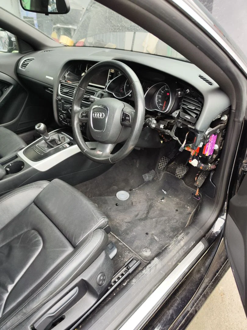 Foto de SALPICADERO AUDI A5 COUPE (8T) 1.8 16V TFSI (170 CV / 125 KW) referencia 8T1857003D FKZ