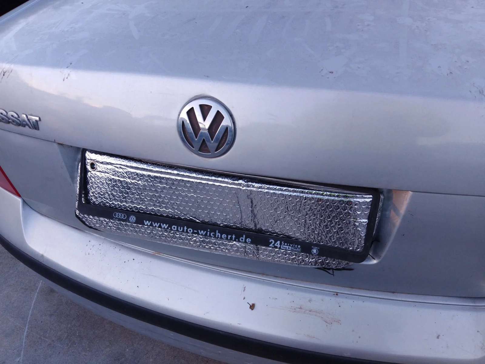 Foto de CERRADURA MALETERO / PORTON VOLKSWAGEN PASSAT BERLINA (3B3) 1.9 TDI (131 CV / 96 KW)