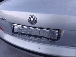 Foto de CERRADURA MALETERO / PORTON VOLKSWAGEN PASSAT BERLINA (3B3) 1.9 TDI (131 CV / 96 KW)
