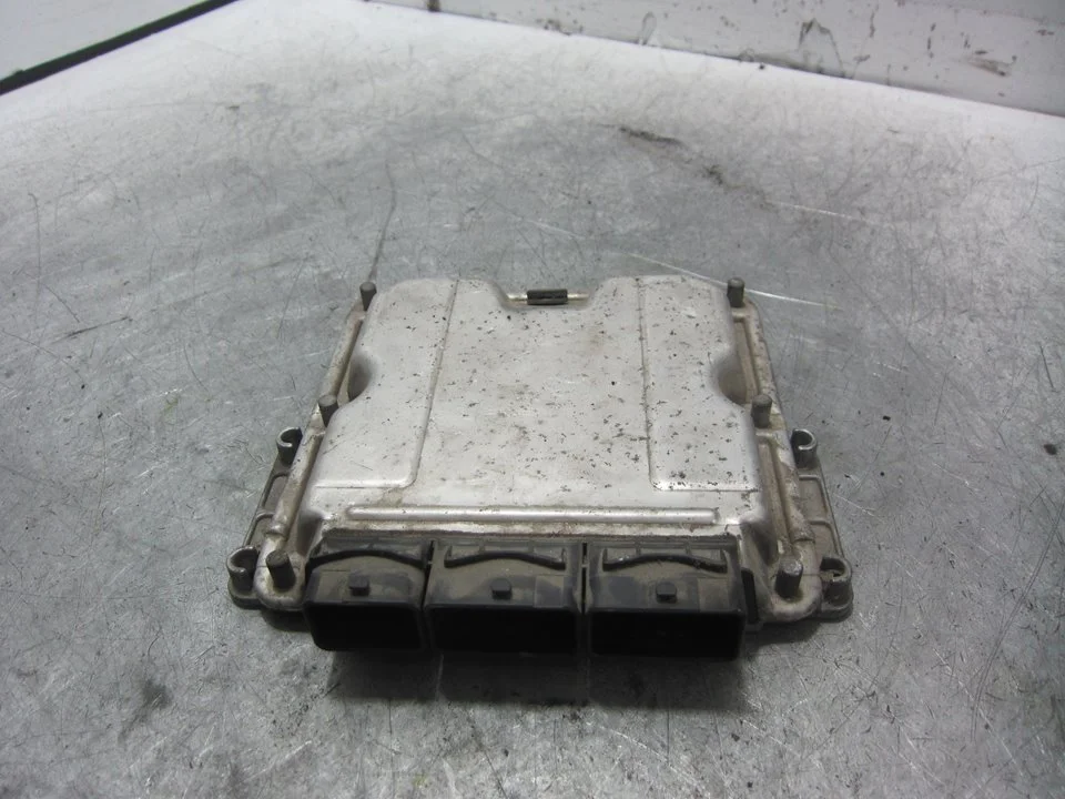 Foto de CENTRALITA MOTOR UCE RENAULT LAGUNA II (BG0) 2.2 dCi Turbodiesel (150 CV / 110 KW) referencia 8200309318