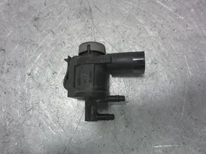 Foto de VALVULA AIRE ADICIONAL BMW SERIE 3 BERLINA (E46) 3.0 24V Turbodiesel CAT (184 CV / 135 KW) referencia 1J0906283C