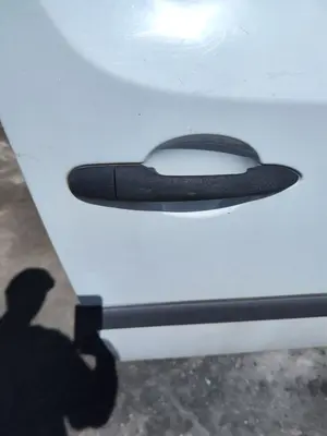 Foto de MANETA EXTERIOR DELANTERA DERECHA RENAULT KANGOO II (F/KW0) 1.5 dCi Diesel CAT (86 CV / 63 KW) referencia 7701478188