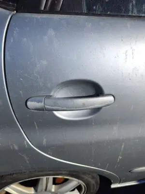 Foto de MANETA EXTERIOR TRASERA DERECHA SEAT CORDOBA BERLINA (6L2) 1.9 TDI (131 CV / 96 KW) referencia 3B0837207F FKZ