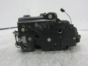 Foto de CERRADURA PUERTA TRASERA IZQUIERDA SEAT TOLEDO (1M2) referencia 3B4839015M foto 4