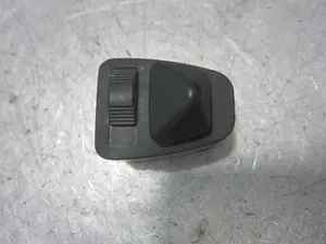 Foto de MANDO RETROVISOR BMW SERIE 3 BERLINA (E46) 2.0 16V Diesel CAT (136 CV / 100 KW) referencia 613183736919