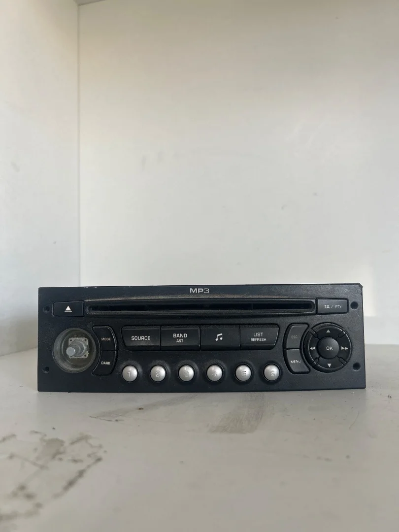 Foto de SISTEMA AUDIO / RADIO CD CITROEN C4 BERLINA 1.6 16V HDi (90 CV / 66 KW) referencia B5N1KMLMP3SX2