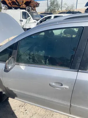 Foto de PUERTA DELANTERA IZQUIERDA OPEL ZAFIRA B 1.9 CDTI (120 CV / 88 KW) referencia 13203013