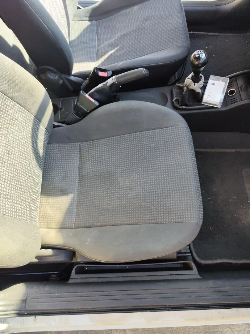 Foto de ASIENTO DELANTERO DERECHO OPEL CORSA C 1.2 16V CAT (Z 12 XE / LW4) (75 CV / 55 KW)