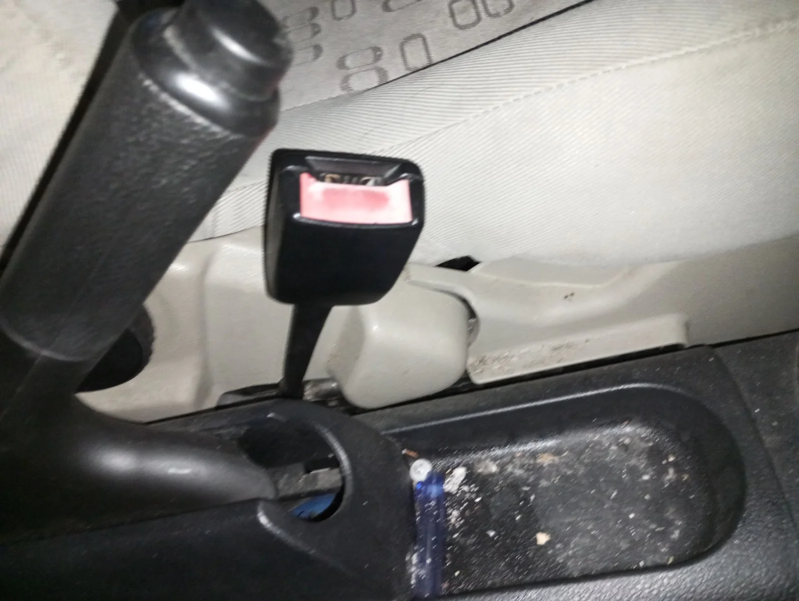 Foto de ENGANCHE CINTURON DELANTERO IZQUIERDO FORD FIESTA (CBK) 1.25 16V CAT (69 CV / 51 KW)