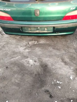 Foto de PARAGOLPES TRASERO PEUGEOT 106 (S2) 1.1  (60 CV / 44 KW)