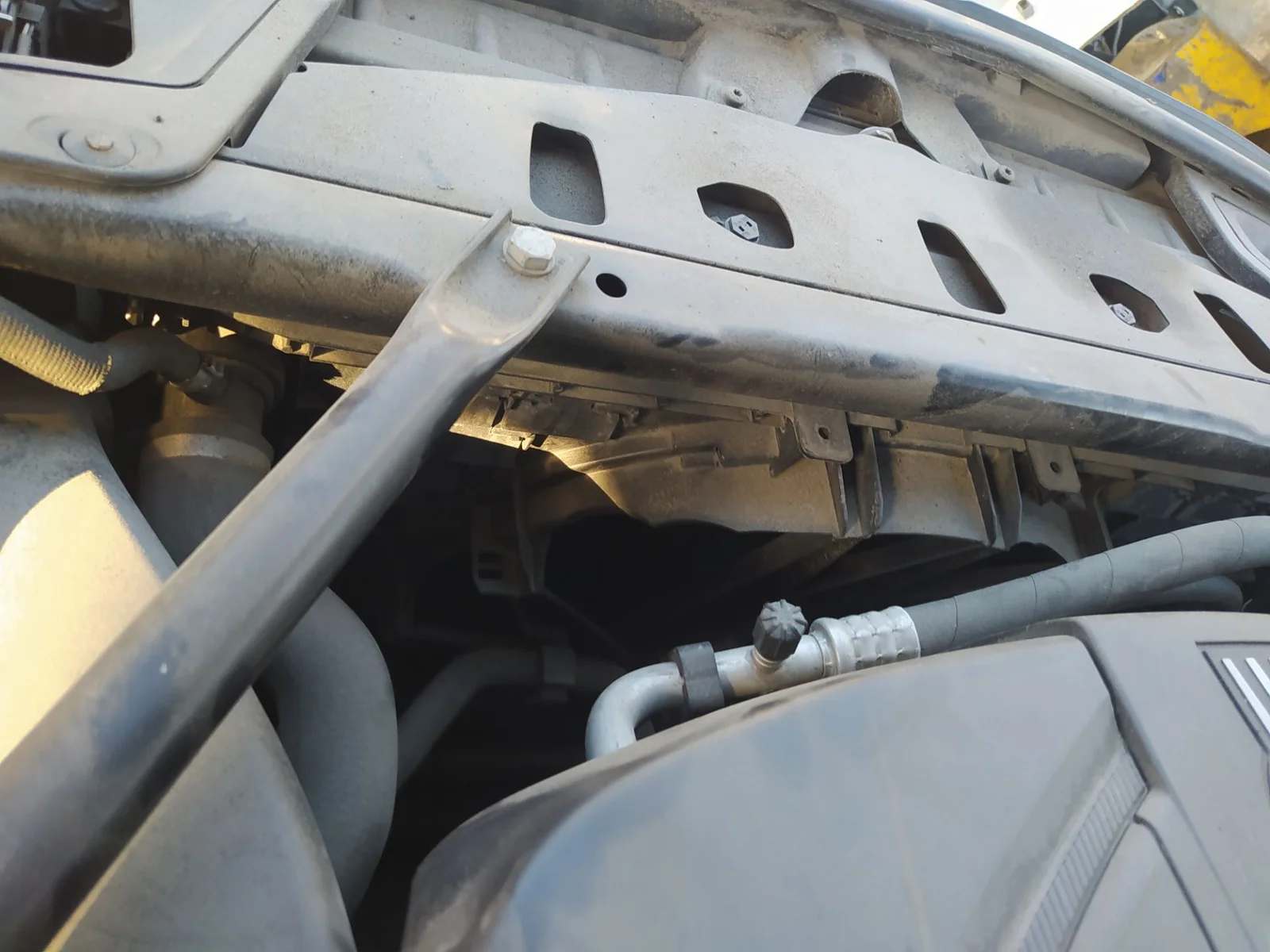 Foto de RADIADOR AGUA BMW SERIE 5 TOURING (F11) 2.0 Turbodiesel (218 CV / 160 KW)