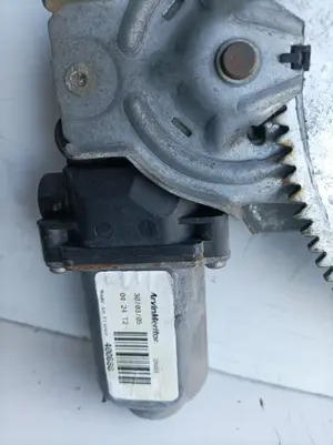 Foto de ELEVALUNAS TRASERO IZQUIERDO NISSAN ALMERA (N16/E) 1.5 dCi Turbodiesel CAT (82 CV / 60 KW) referencia 400688 foto 2