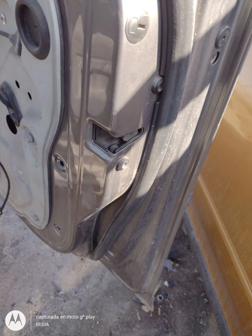 Foto de CERRADURA PUERTA DELANTERA DERECHA VOLKSWAGEN TOURAN (1T2) 1.9 TDI (105 CV / 77 KW) referencia 3D1837016AC