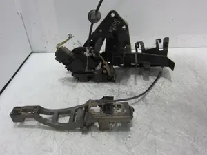 Foto de CERRADURA PUERTA DELANTERA DERECHA FORD FOCUS BERLINA (CAP) 1.8 TDCi Turbodiesel CAT (116 CV / 85 KW) referencia 7M5AR21812AA