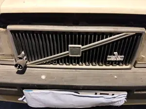 Foto de REJILLA DELANTERA VOLVO SERIE 740 BERLINA/FAMILIAR