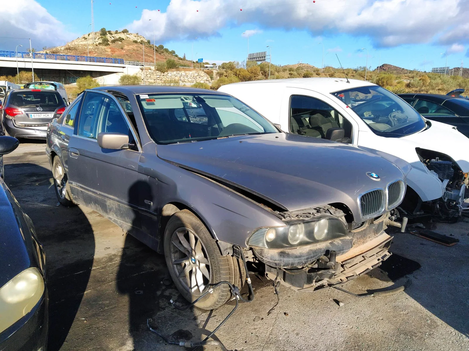 Foto de PUERTA DELANTERA DERECHA BMW SERIE 5 BERLINA (E39) 2.0 16V Diesel CAT (136 CV / 100 KW)