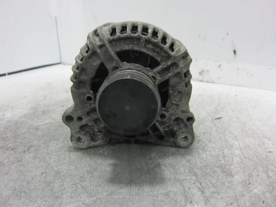 Foto de ALTERNADOR VOLKSWAGEN GOLF V (1K1)(10.2003) 1.9 TDI (105 CV / 77 KW) referencia 0124525091