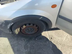 Foto de ALETIN DELANTERO IZQUIERDO OPEL COMBO (CORSA C) 1.7 16V DI CAT (Y 17 DTL / LK8) (65 CV / 48 KW)