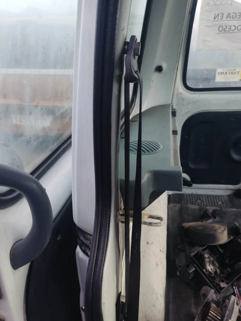 Foto de CINTURON SEGURIDAD TRASERO DERECHO RENAULT KANGOO I (F/KC0) 1.2 (58 CV / 43 KW)