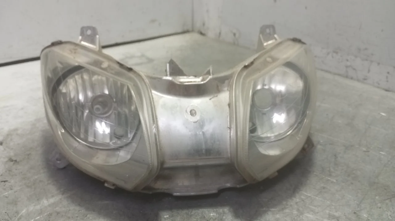Foto de FARO DELANTERO YAMAHA X-MAX 125 referencia 328361
