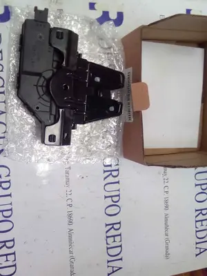 Foto de CERRADURA MALETERO / PORTON BMW SERIE 3 BERLINA (E90) referencia 51248196401 foto 2