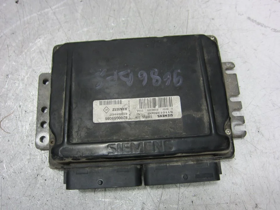 Foto de CENTRALITA MOTOR UCE RENAULT MEGANE I FASE 2 CLASSIC (LA...) 1.4 16V (95 CV / 70 KW) referencia 8200059086