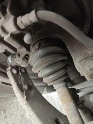 Foto de PINZA DE FRENO DELANTERA DERECHA FORD FOCUS BERLINA (CAK) 1.6 16V CAT (101 CV / 74 KW)