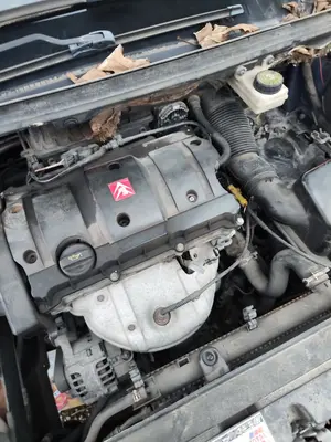 Foto de MOTOR COMPLETO PEUGEOT 307 (S1)(04.2001) 1.6 16V CAT (109 CV / 80 KW) referencia NFU foto 3