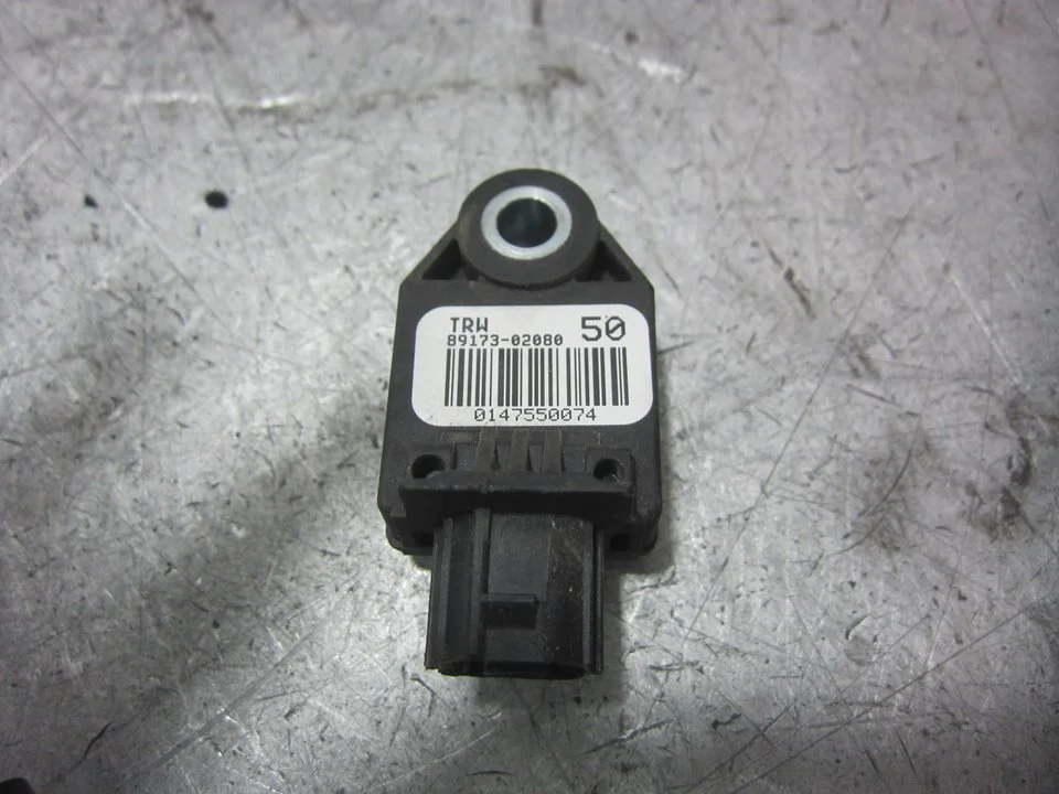 Foto de SENSOR DE IMPACTO TOYOTA AVENSIS CROSS SPORT (T27) 1.8 16V CAT (147 CV / 108 KW) referencia 8983102080