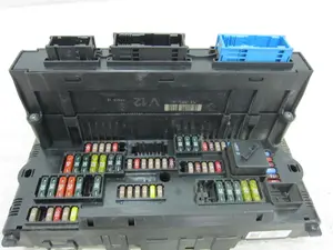 Foto de CAJA RELES / FUSIBLES BMW SERIE 5 GRAN TURISMO (F07) 3.0 24V Turbo (306 CV / 225 KW) referencia 921086101 foto 9