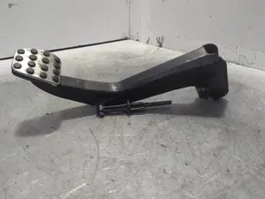 Foto de PEDAL EMBRAGUE MERCEDES-BENZ SLK (BM 170) ROADSTER 2.3 Compresor CAT (193 CV / 142 KW) referencia 2022901416 foto 2