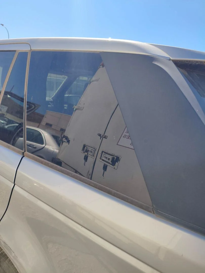 Foto de LUNA CUSTODIA TRASERA IZQUIERDA LAND ROVER RANGE ROVER SPORT 4.4 V8 CAT (299 CV / 220 KW)