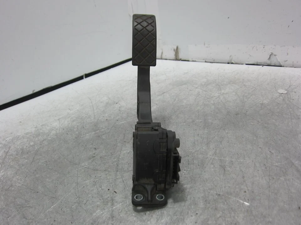 Foto de POTENCIOMETRO PEDAL SEAT IBIZA BERLINA (6J5) 1.6 TDI (105 CV / 77 KW) referencia 6Q1721503M